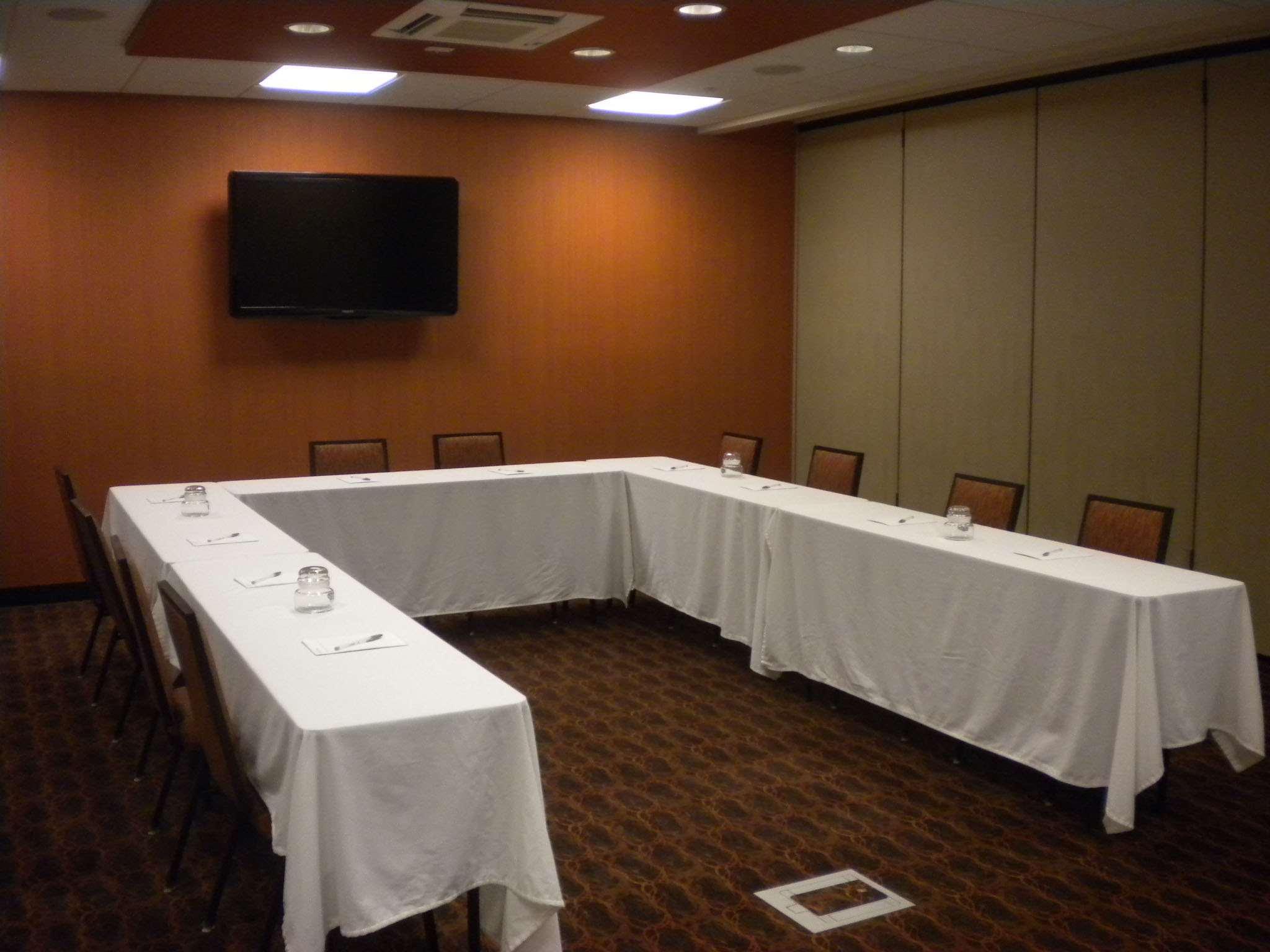 Hampton Inn & Suites Cincinnati / Uptown - University Area Facilities photo